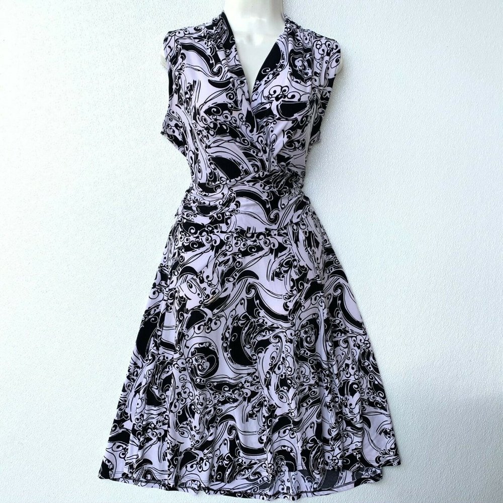 Versailles Dress Size Small White Black Sleeveless Floral Pullover V Neck Stretc